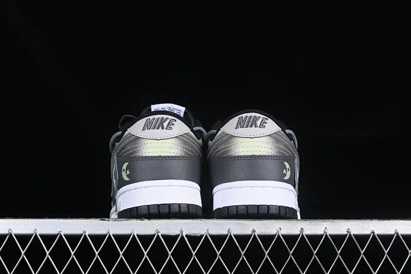 All categories Nk SB Dunk Series Nk SB Dunk Low Low-top sneakers Nk SB Dunk Low Lot "Tide" Panda Prank-Moon Tie Rope SB Dunk Series low-top casual sports skateboard shoes FD1232-001